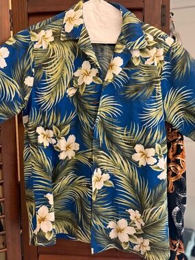 BANANA JACK'S GENUINE HAWAIIAN MENS MEDIUM SHIRT